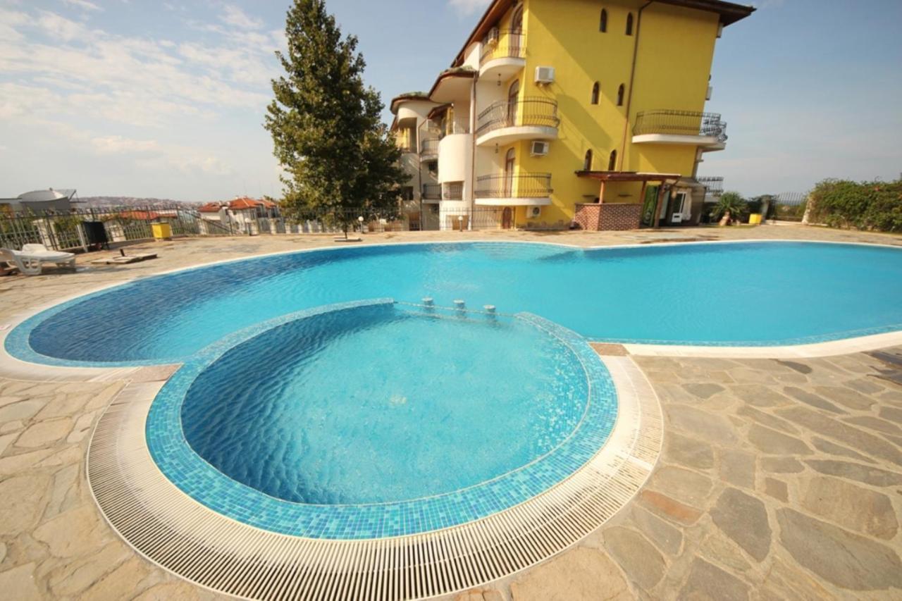 Menada Green Hills Apartments Sozopol Bagian luar foto