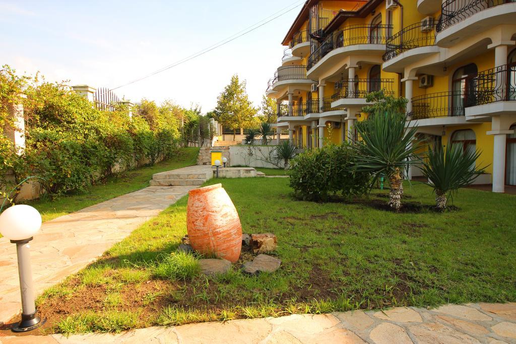 Menada Green Hills Apartments Sozopol Bagian luar foto