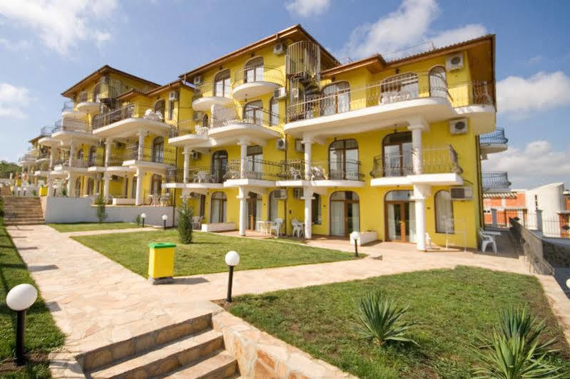 Menada Green Hills Apartments Sozopol Bagian luar foto