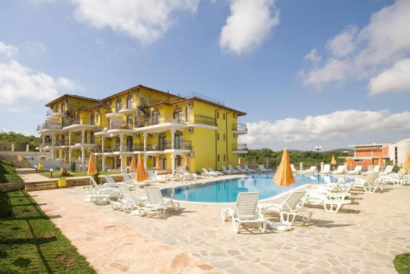 Menada Green Hills Apartments Sozopol Bagian luar foto