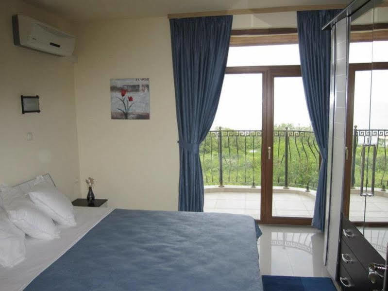Menada Green Hills Apartments Sozopol Bagian luar foto