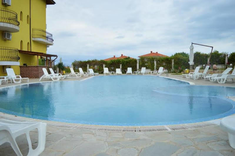 Menada Green Hills Apartments Sozopol Bagian luar foto