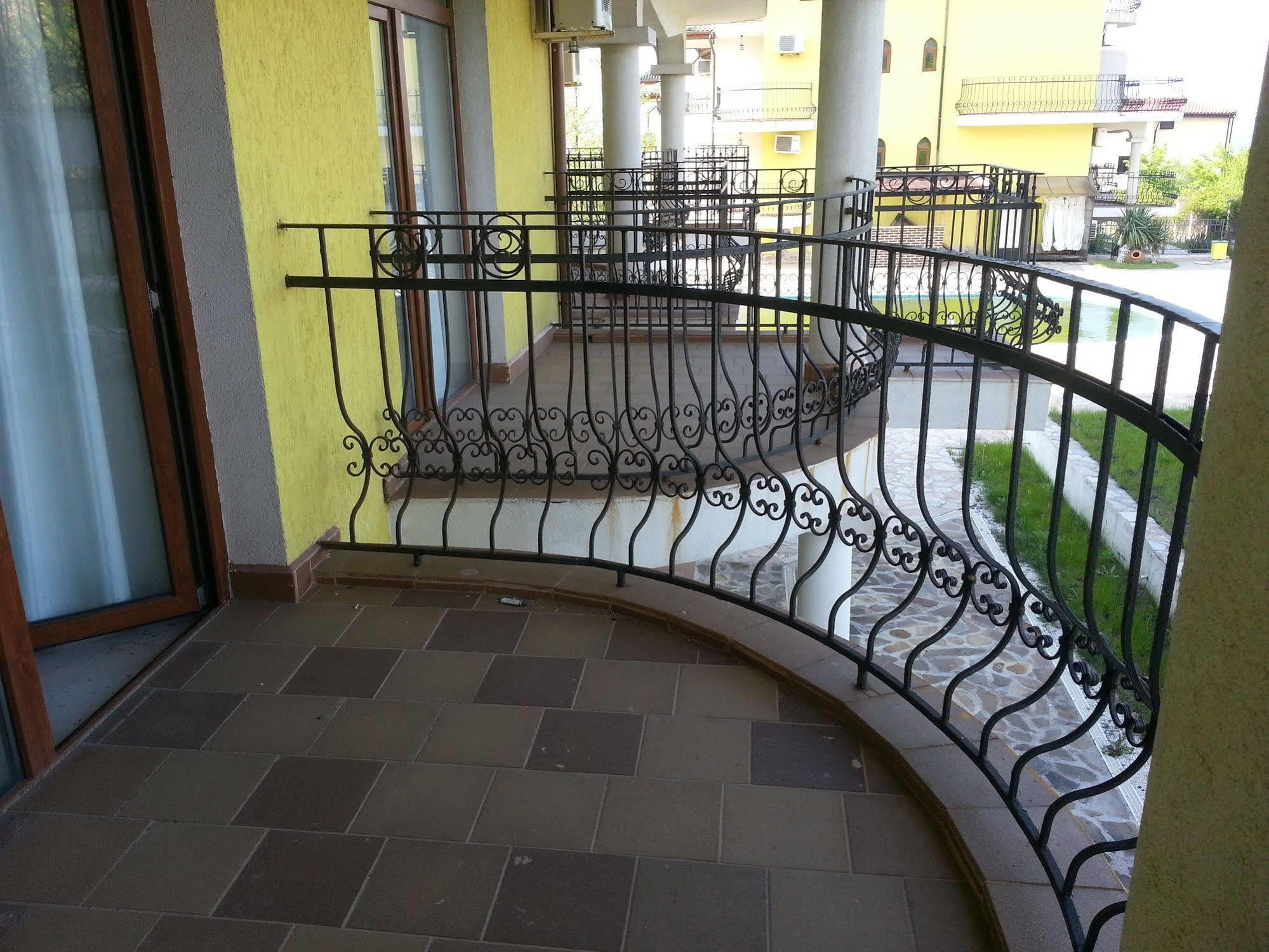 Menada Green Hills Apartments Sozopol Bagian luar foto