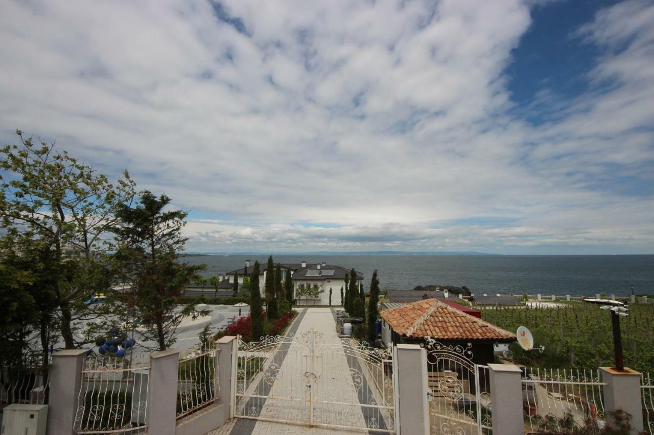 Menada Green Hills Apartments Sozopol Bagian luar foto